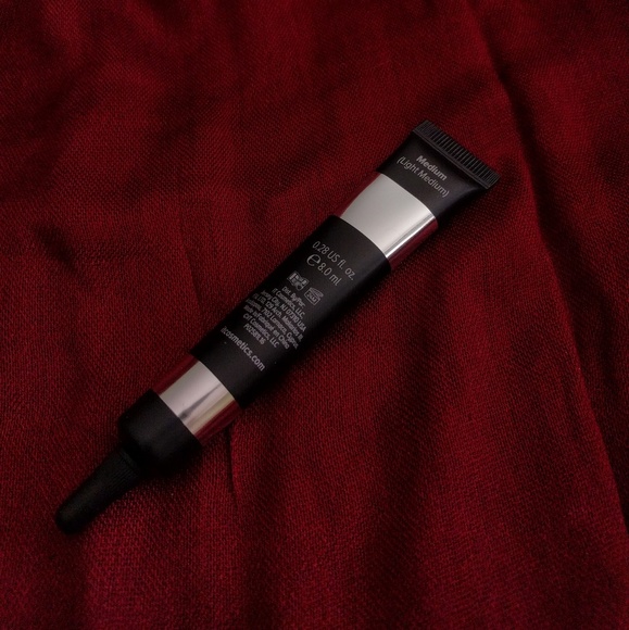 It Cosmetics Bye Bye Undereye Concealer - Picture 3 of 4